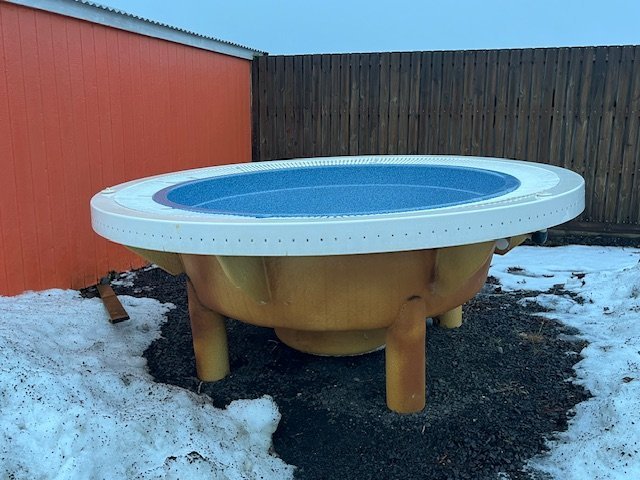 Heiti potturinn úr sundlauginni til sölu