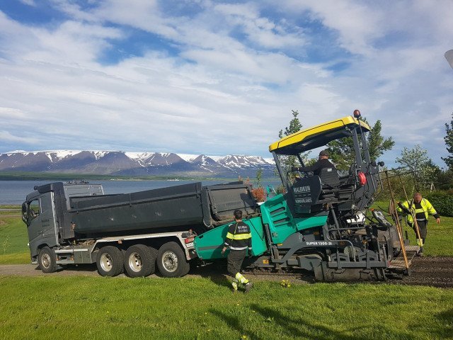 Framkvæmdir á Svalbarðseyri