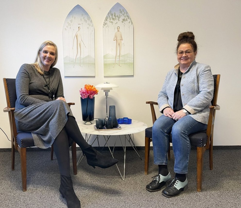 Undir samninginn rituðu Ásthildur Sturludóttir bæjarstjóri á Akureyri og Þórunn Sif Harðardóttir sve…