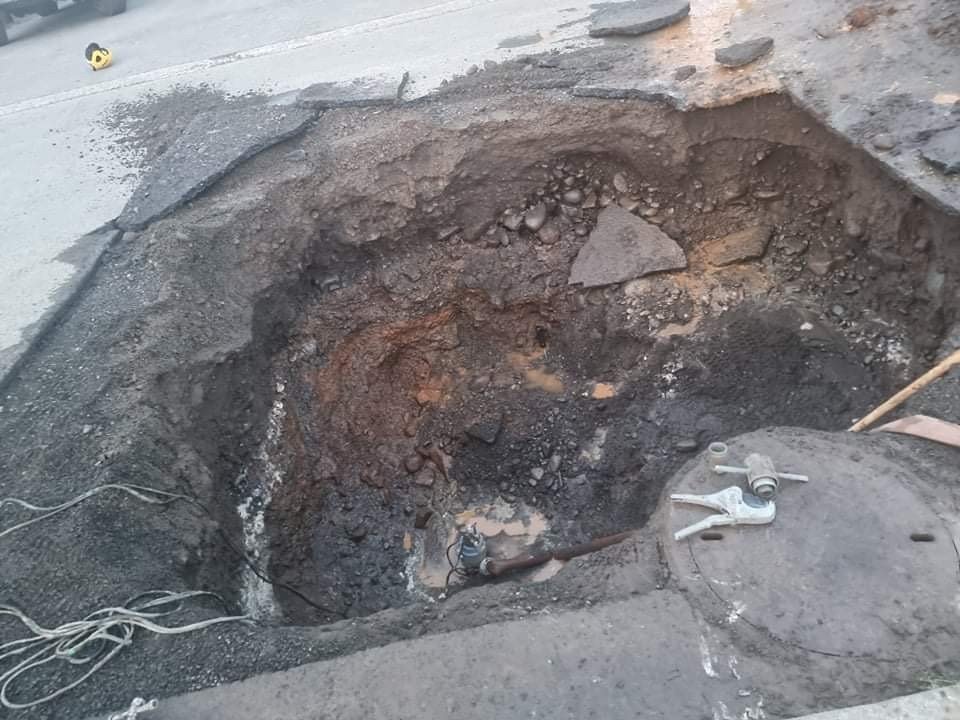 Viðgerð á vatnslögn í Smáratúni