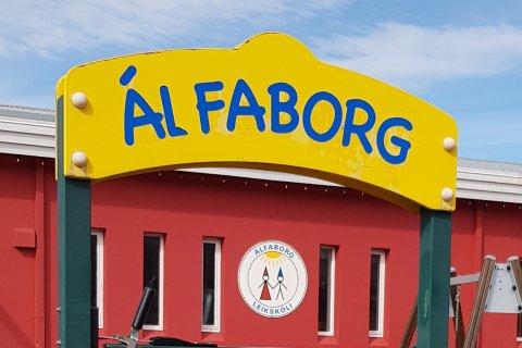 Leikskólakennari eða leiðbeinandi óskast til starfa í leikskólanum Álfaborg í 100% stöðu