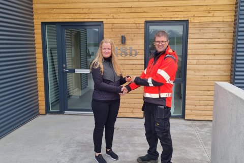 Afhending íbúða í Valsárhverfi