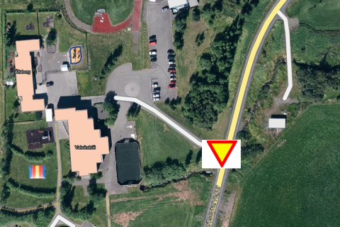 Biðskyldumerki vantar vegna hálkuslyss