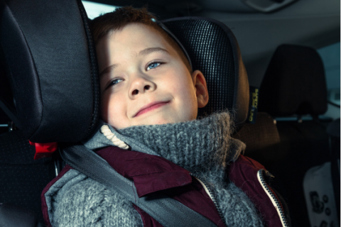 Öryggi barna í bíl - upplýsingar á 6 tungumálum