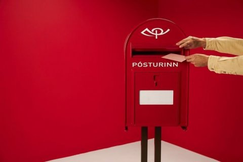 Pósturinn munu fram­vegis dreifa bréfum tvisvar í viku